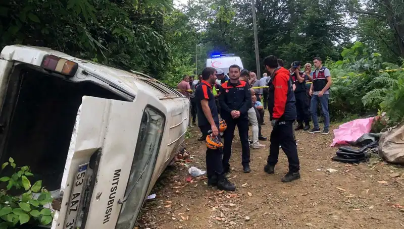 Rize’deki Minibüs Kazası: İki Kayıp, Üç Yaralı Korkutan Olay