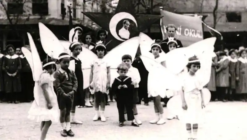 23 Nisan: Dünyada Çocuklar İçin Bayram Olarak Kutlanan İlk Gün