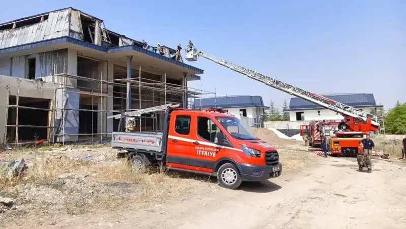Ankara Gölbaşı'nda Villaların Bulunduğu Alan Korkunç Bir Yangınla Sarsıldı