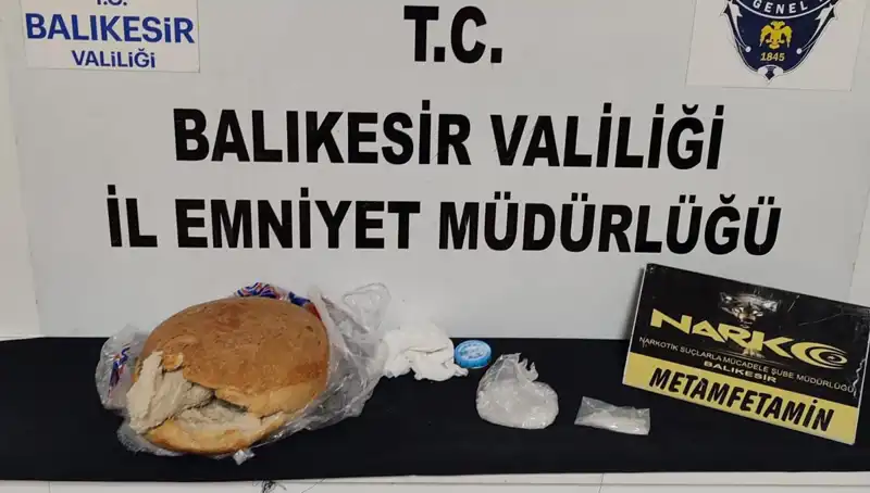 Ekmeğin İçine Uyuşturucu Gizleyenler, Polisten Kaçamadı!