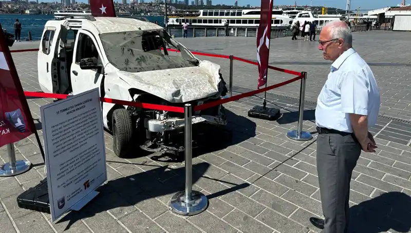 15 Temmuz’un İzleri: Tank Altında Kalan Otomobiller Sergileniyor
