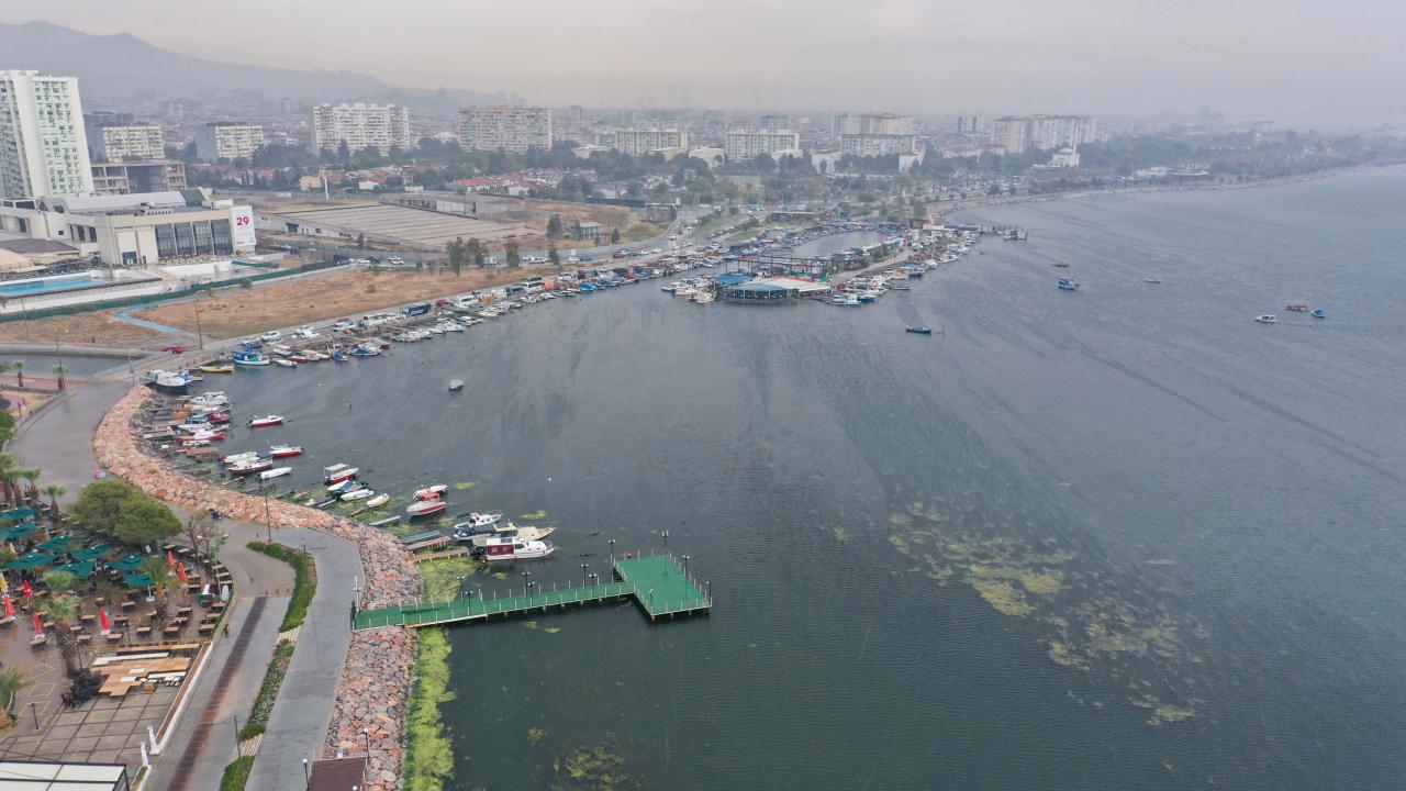 İzmir Körfezi'ndeki Kirlilik Sorumluları Hakkında Soruşturma Başlatıldı