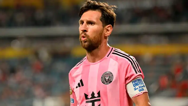 Messi'nin Debutunda Şanssız Beraberlik: Direk Piyango Gibi!