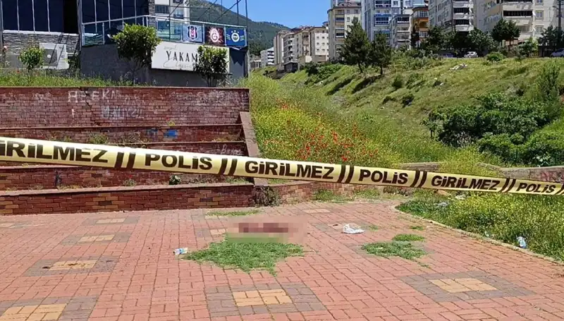Kahramanmaraş'ta Bıçaklı Kavga: Sokaklarda Kan Gövdeyi Gitti