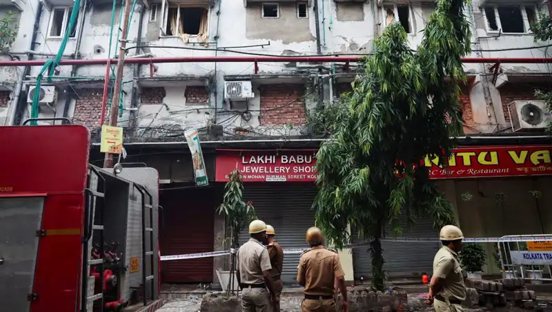 Hindistan’daki Otel Yangınında 15 Can Kaybı: Ülke Sarsıldı