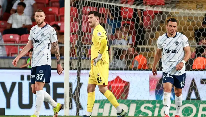 Fenerbahçe'ye Darbe: Takım Darmadağın Oldu, Taraftar Şokta!
