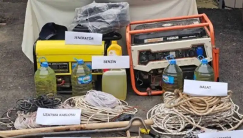 Kaçak Kazı ve Uyuşturucu Operasyonu: 9 Şüpheli Suçüstü Yakalandı