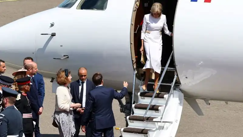 Macron Çifti Yeni Bir Krizle Karşı Karşıya: Eşi İle İletişimsizlik