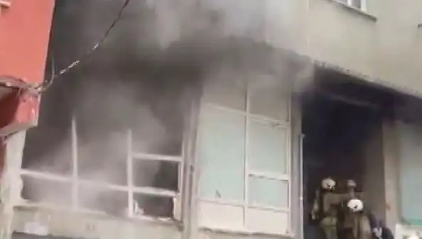İstanbul'da Beş Katlı İş Merkezinde Korkutan Yangın: Olayın Ayrıntıları