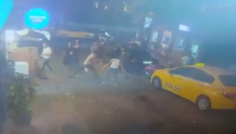 Beyoğlu'nda Laf Atma Kavgası: Kanlı Çatışmanın Ardındaki Sebepler