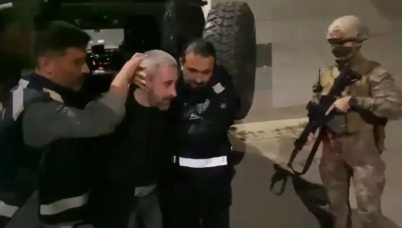 ** Kardeş Katili Yakalandı: 213 Saat Süren İnceleme ile Gizem Aydınlatıldı**