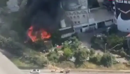 Kağıthane'de Yangın: Gökyüzünü Saran Dumanlar Korkuttu
