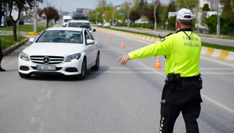 2025 Yılında Yeni Trafik Cezaları: Artışlar ve Değişiklikler Neleri Getiriyor?