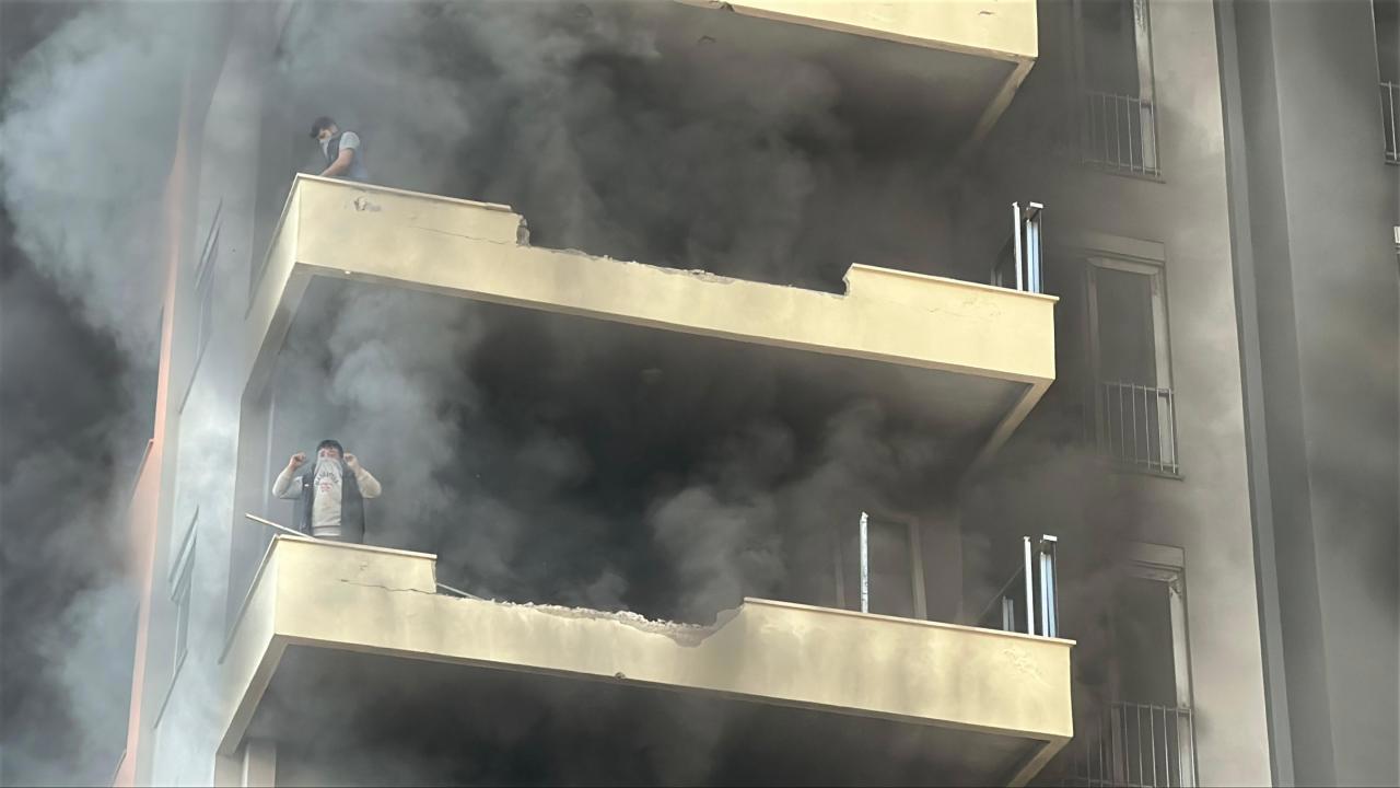 Antalya'da Otelde Çıkan Yangın Kontrol Altına Alındı