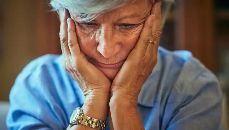 40'lı Yaşlarda Alzheimer: Erken Uyarı İşaretini Stres Olarak Değerlendiren Olay