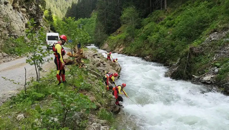 Trabzon'da Dereye Düşen Çocuğun Kayıp Hikayesi ve Aile Draması