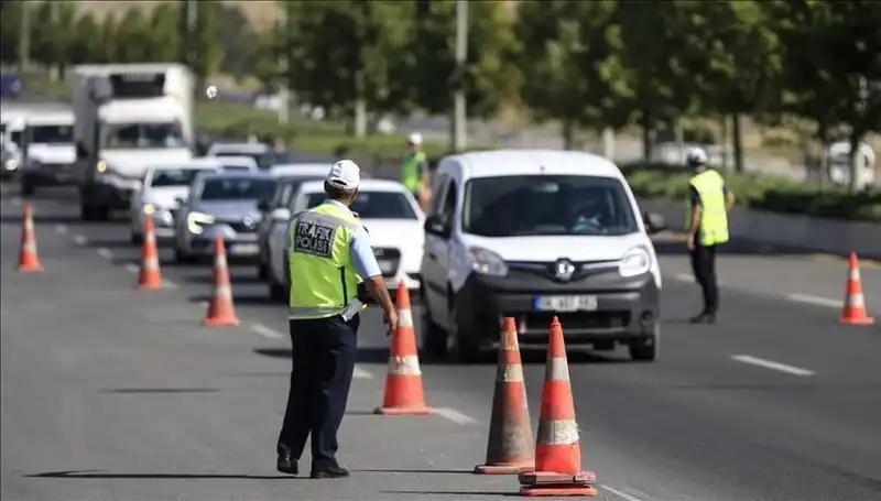 Tüneli Kapatan Konvoy: Protesto Amaçlı Trafik Sıkışıklığının Ardındaki Gerçekler