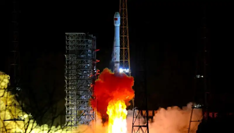 Çin'in Yeni Uzay Misyonu: Tienvın-2 Asteroid Keşif Aracı Uzaya Gönderildi