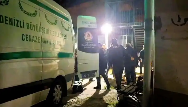 Besicinin Korkunç Ölümü: Yem Karma Makinesine Düşüp Hayatını Kaybetti