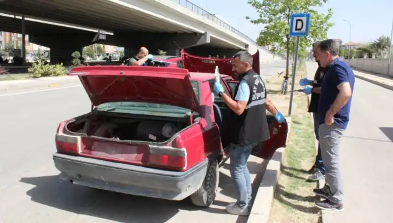 Hırsızlıkta Yaratıcı Yöntem: Çaldığı Aracın Yakıtı Bitince Yenisini Çaldı